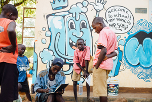 Street-Art Sensibilisierung an Schulen in Uganda